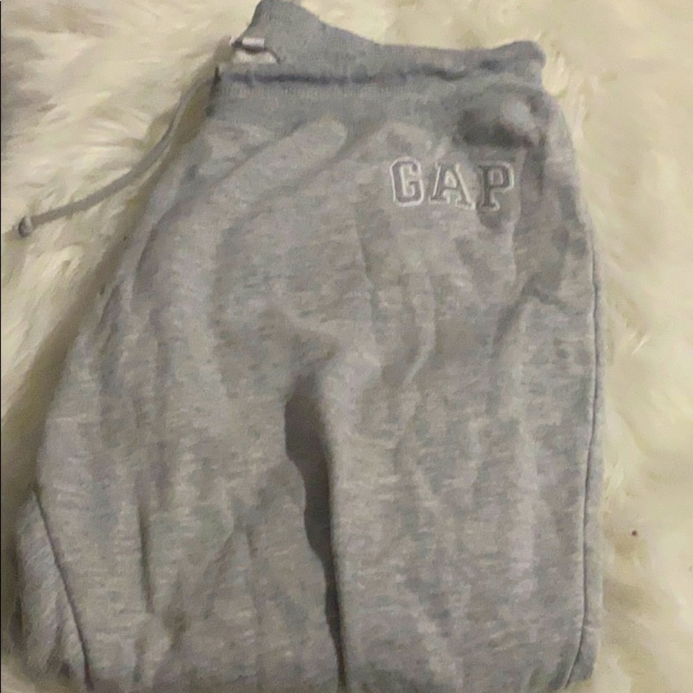 grey sweatpants